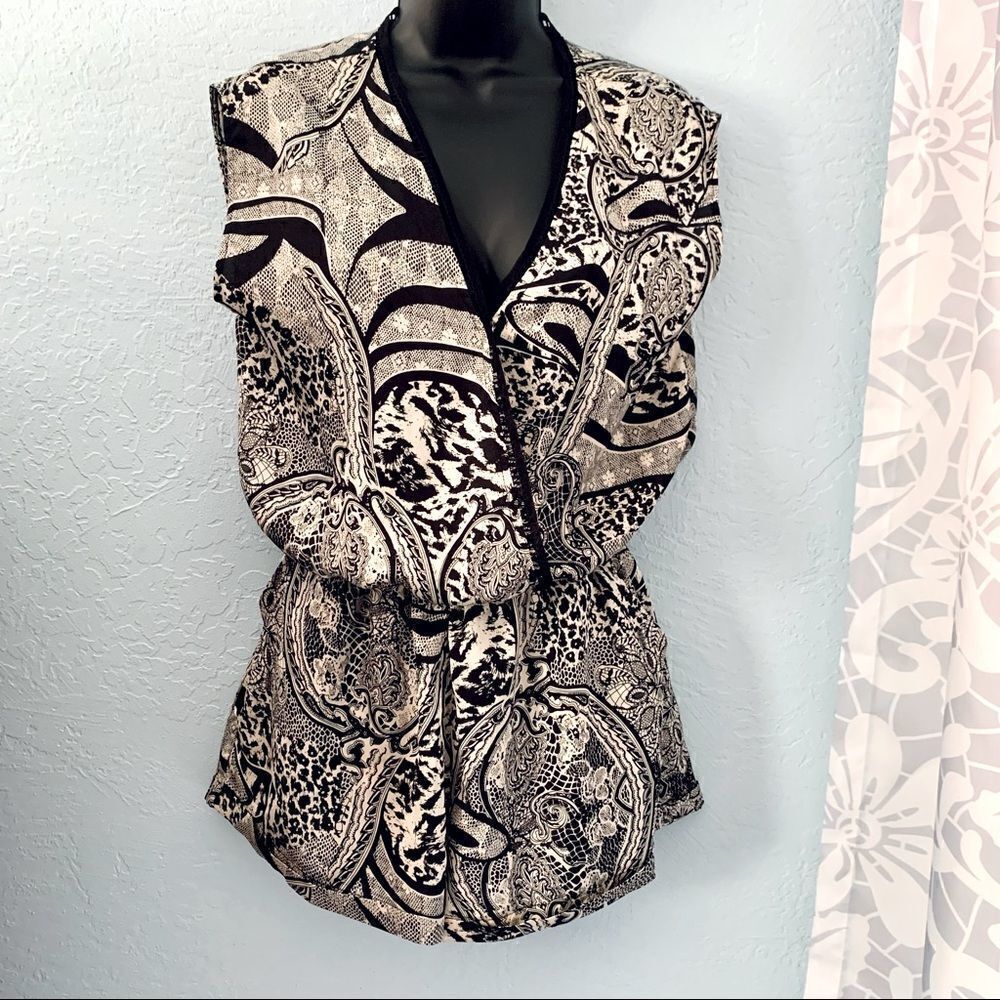 ANGL Black & Cream Abstract Pribt Surplice Short Romper Size Small